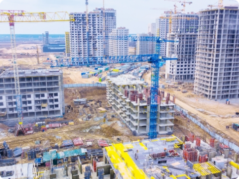 全国の大規模工事も可能な高い技術力と、工事作業員の人員確保などの対応力。